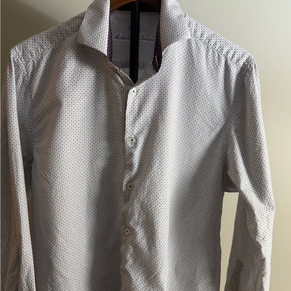 Michelson’s London-slim fit stretch, long sleeve button-down